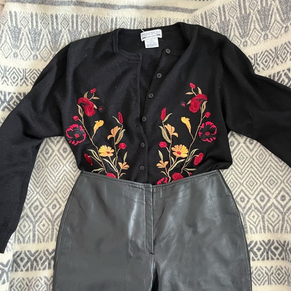 Vintage wool blend cottagecore cardigan - Picture 2 of 5